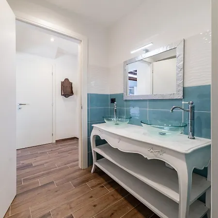 Apartment Giano Host - Gozzano, Simple Pleasures Genoa