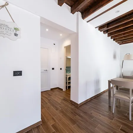 Giano Host - Gozzano, Simple Pleasures Apartment *