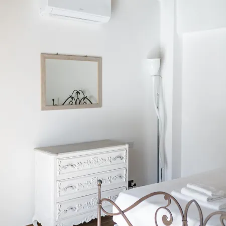 Giano Host - Gozzano, Simple Pleasures Apartment *