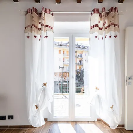 Giano Host - Gozzano, Simple Pleasures