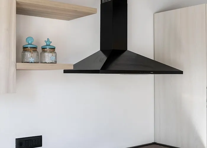 Giano Host - Gozzano, Simple Pleasures جنوة