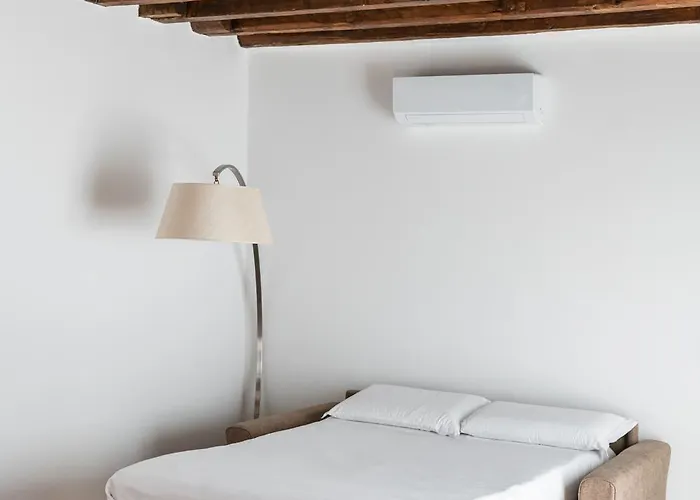 Giano Host - Gozzano, Simple Pleasures جنوة