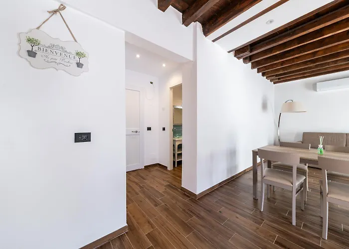Giano Host - Gozzano, Simple Pleasures Apartmán *