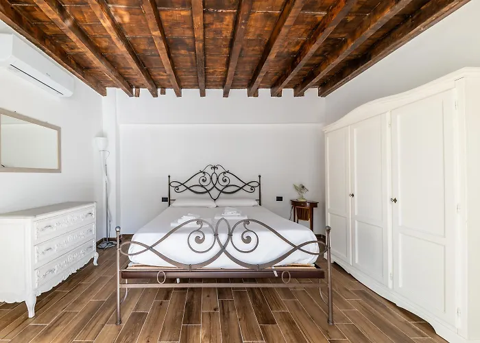 Giano Host - Gozzano, Simple Pleasures شقة