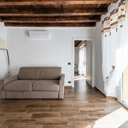 Giano Host - Gozzano, Simple Pleasures