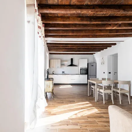 Giano Host - Gozzano, Simple Pleasures アパート ジェノヴァ